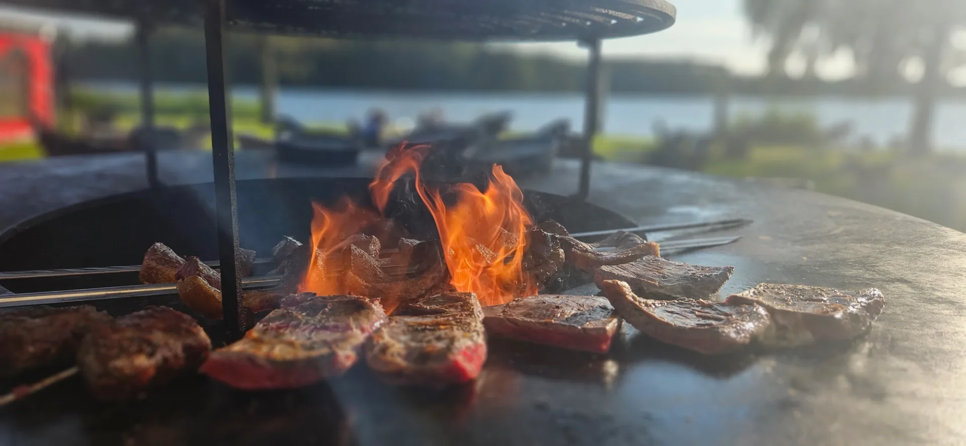 Vårt utekök, grillas på vår Ofyr